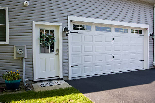 24/7 Emergency Garage Door Panel Replacement experts in Ogden Dunes, IN